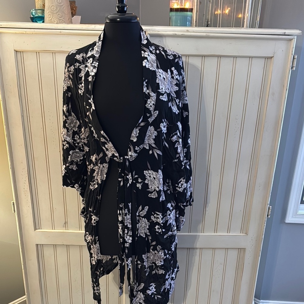 Spiritual Gangster OS Floral Print Tie Kimono